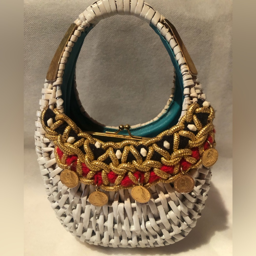 Adorable Vintage Karet white wicker mini handbag with coins. Made in Italy.
